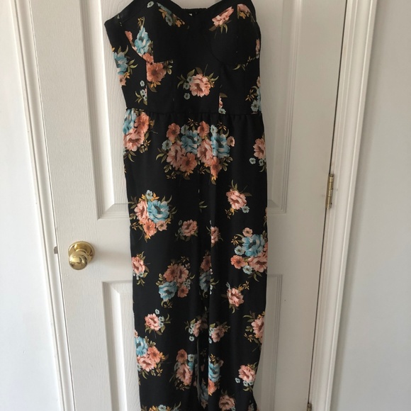 Floral Romper - Picture 2 of 4